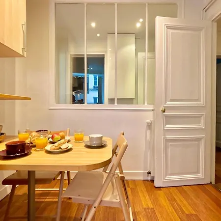 Apartment Bosquet Paris